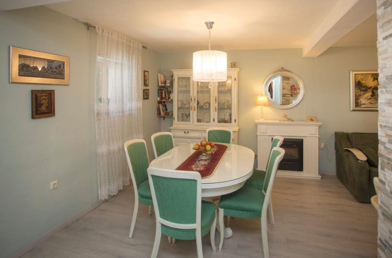 Apartment Antica With Yard & Bbq สปลิท ภายนอก รูปภาพ