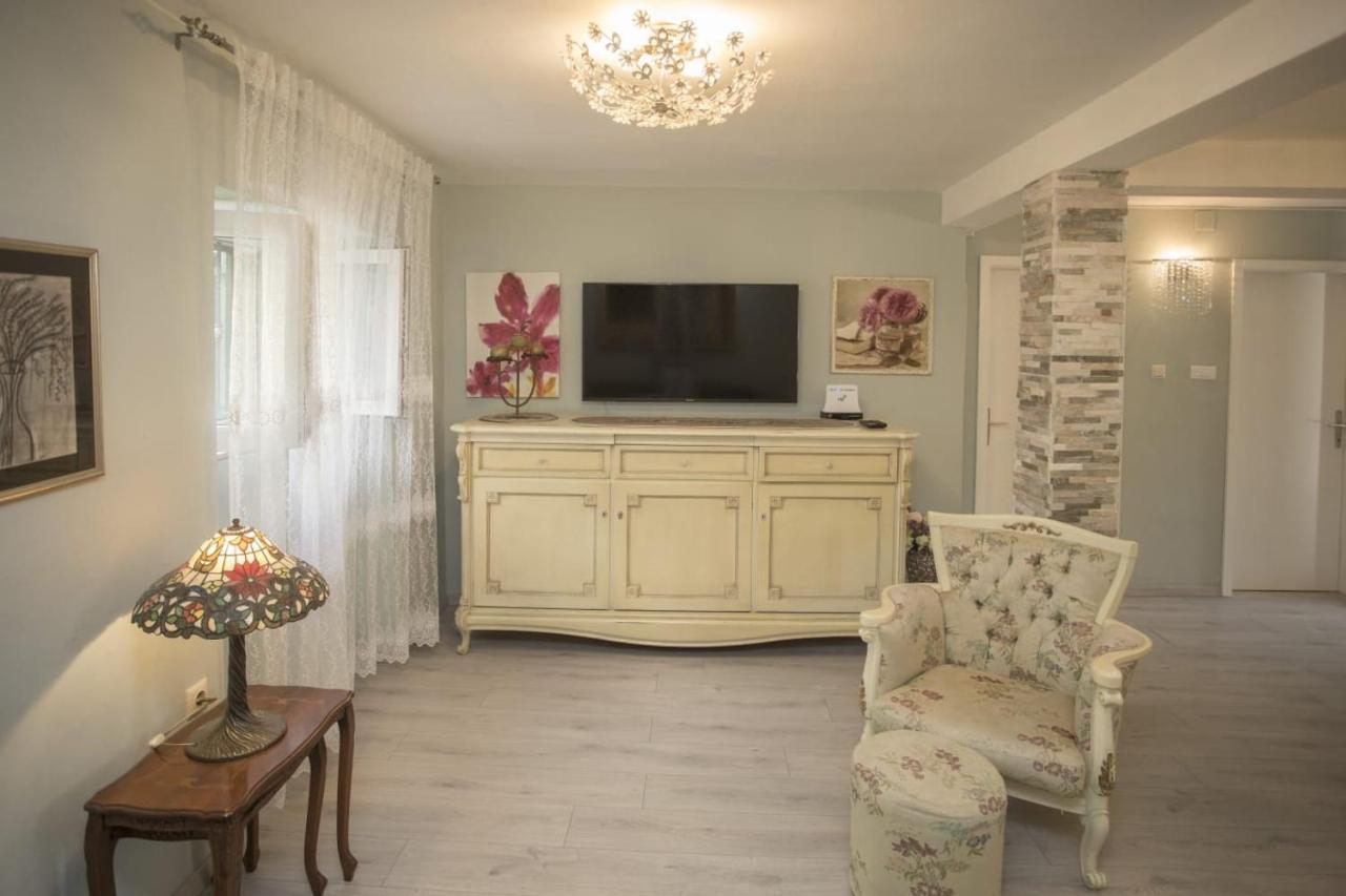 Apartment Antica With Yard & Bbq สปลิท ภายนอก รูปภาพ